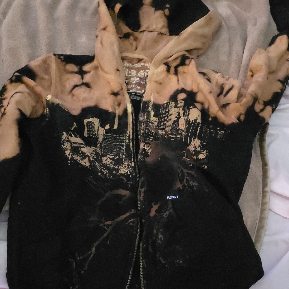 Ras Black and Tan Cityscape Hoodie